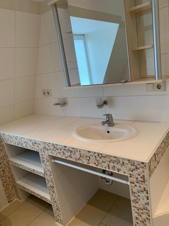Nordsee Und City Fusslaufig - Luxeriose Fewo Mit Grossem Balkon Wilhelmshaven Kültér fotó